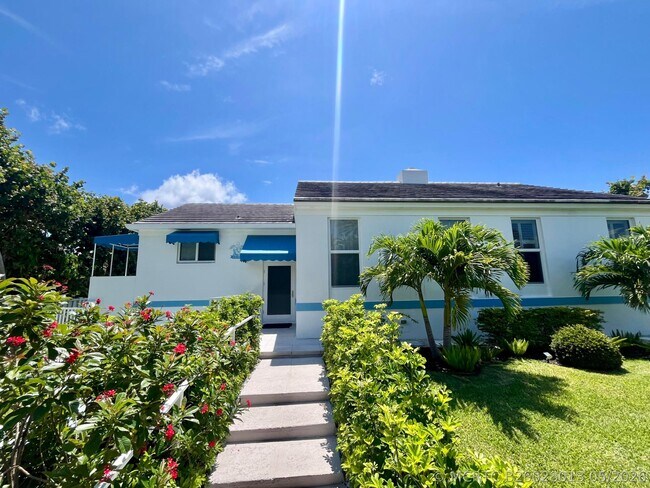 Foto del edificio - 115 Dolphin Rd