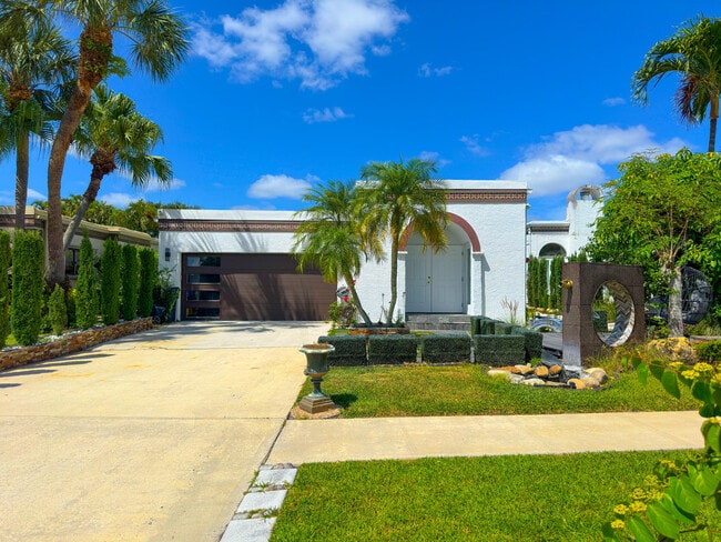 Building Photo - 6590 Fountains Cir