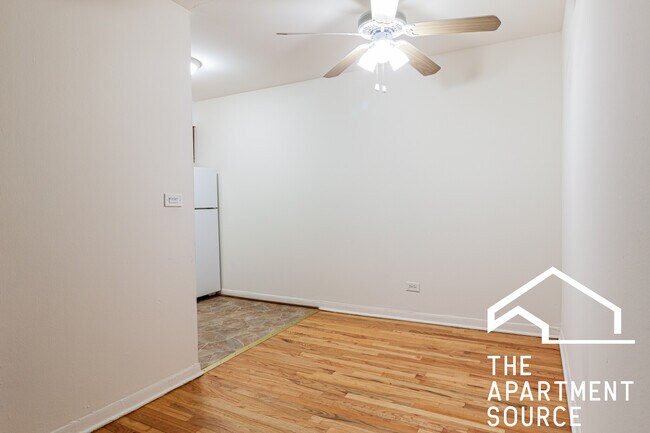 Foto del edificio - 540 W Roscoe St