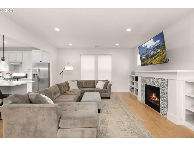 Building Photo - 8421 N Burrage Ave