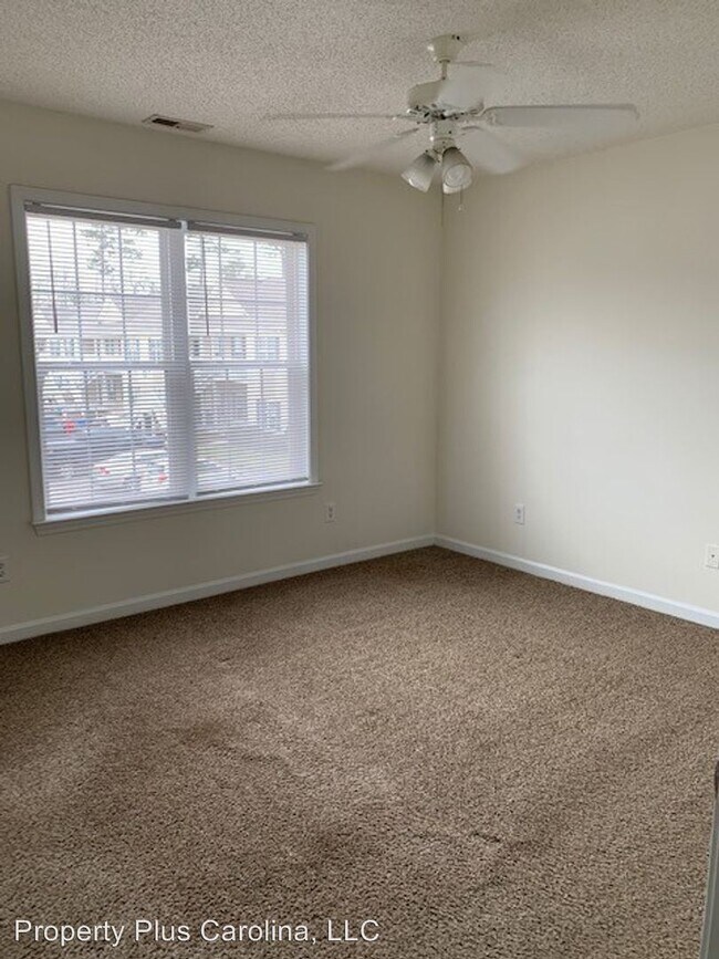 Building Photo - 4621 McClelland Dr