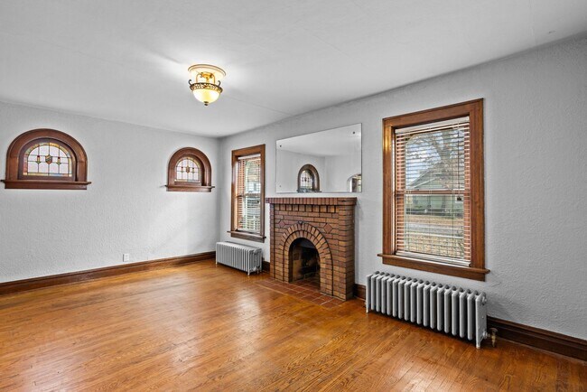 Building Photo - Professionally Managed, 4 bedroom home in ...