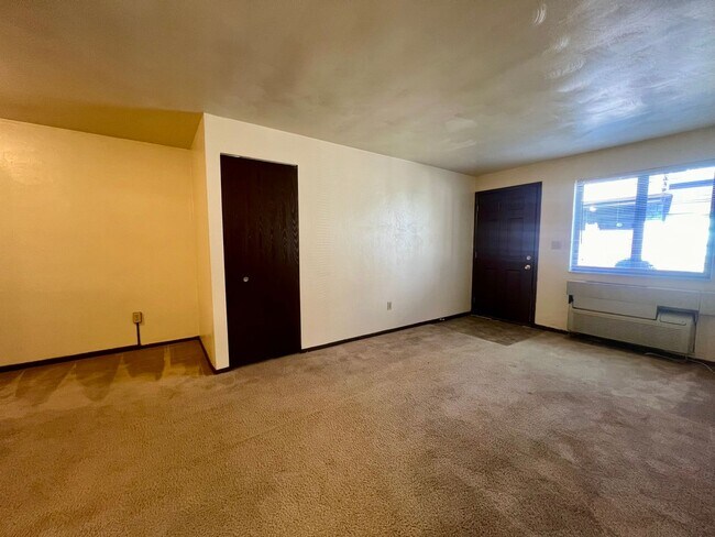 Foto del edificio - Beautiful First Floor 1 Bedroom Apartment Available at Kellywood Manor!  Call Today!