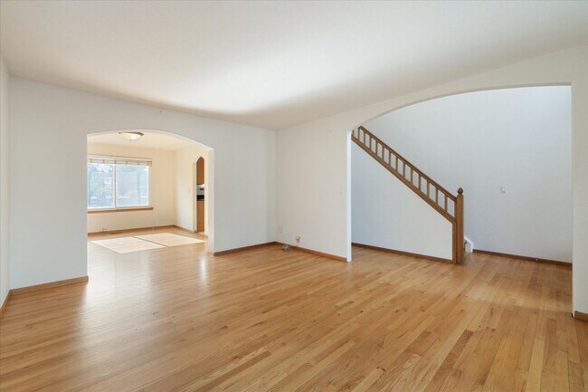 Foto del edificio - Gorgeous 5 Bedroom, 4 Bath Home on the Edg...