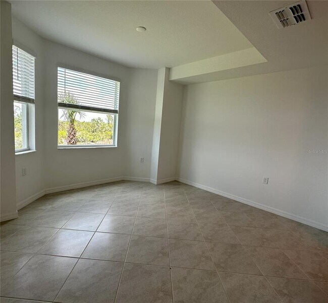 Building Photo - 14131 Heritage Landing Blvd