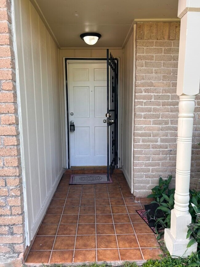 Foto del edificio - 6514 Summer Ridge Dr
