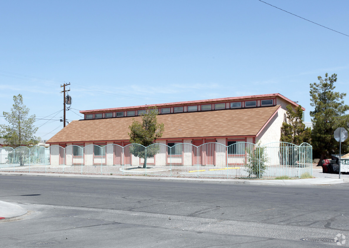 Building Photo - 2543 Statz St