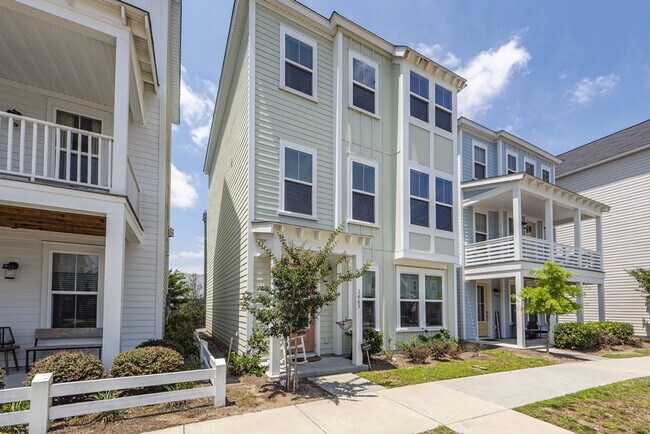 Foto del edificio - 3 Bedroom 2.5 Bath Single Family Home in M...