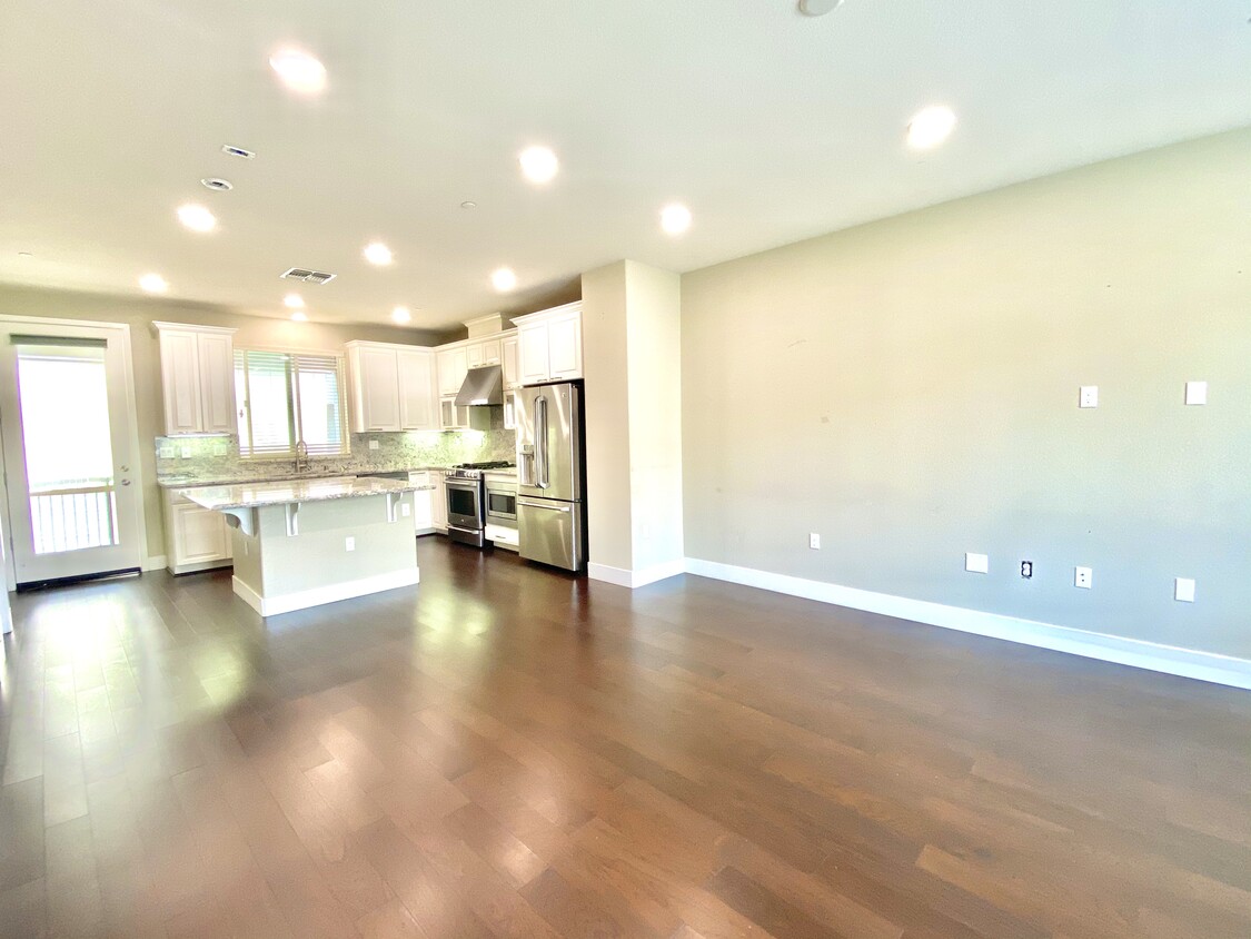 Living Room - 5973 Golden Vista Dr
