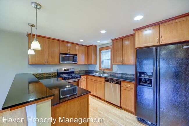 Building Photo - 3 br, 2.5 bath House - 4303 SW Willow St