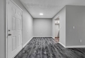 Foto del edificio - Fully Renovated, Under New Management!