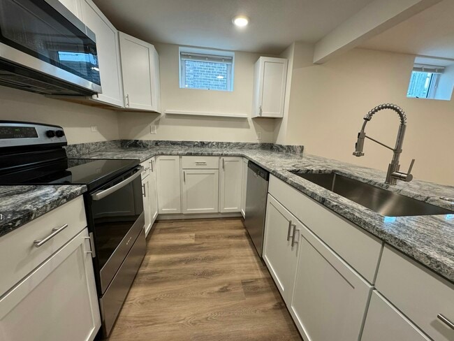 Foto del edificio - 1411 Rosemary Ln