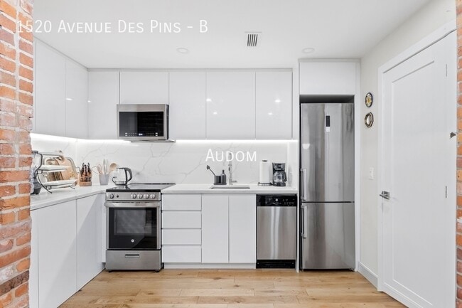 Photo du bâtiment - 1520 Av des Pins O
