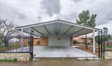 Building Photo - 5132 Round Rock Dr