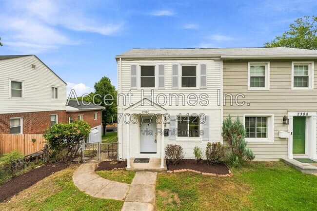 Building Photo - 2310 Riverview Terrace