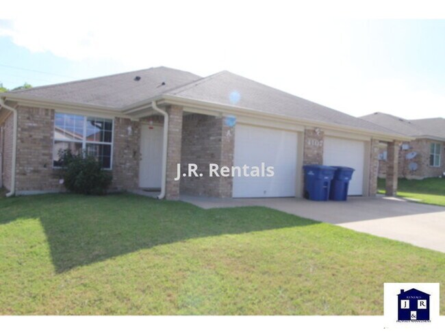 Foto del edificio - 4107 Primrose Dr