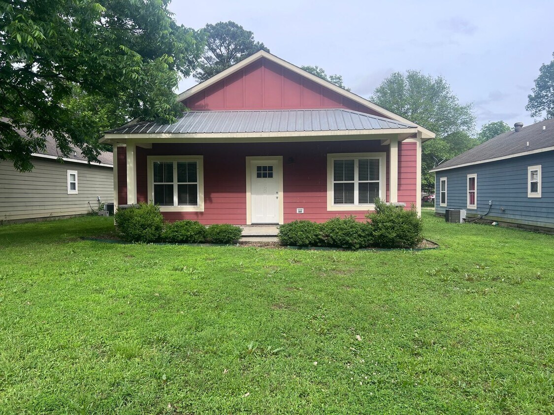 Foto principal - 202 N Holly St