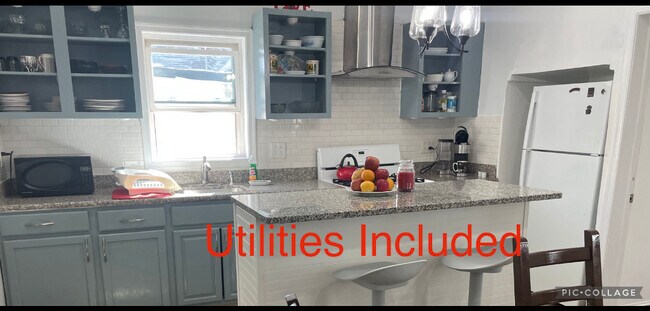 Sartenes, platos y cubiertos - 260 Sand Ln
