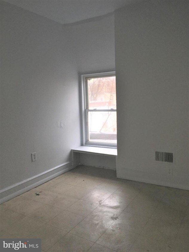 Building Photo - 241 S Broom St