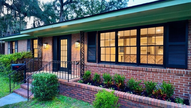 Building Photo - 1464 E 41st St