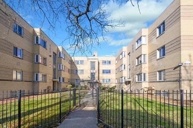 Foto del edificio - Gorgeous 2bed/1bath Condo Unit For Rent in...