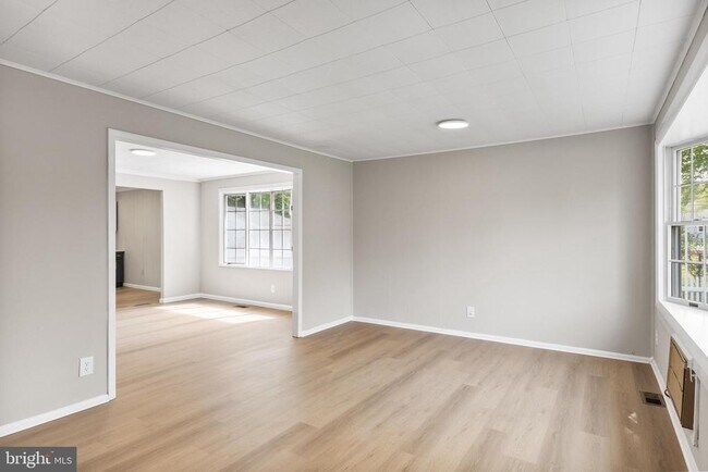 Foto del edificio - 1507 Clearbrook Ave