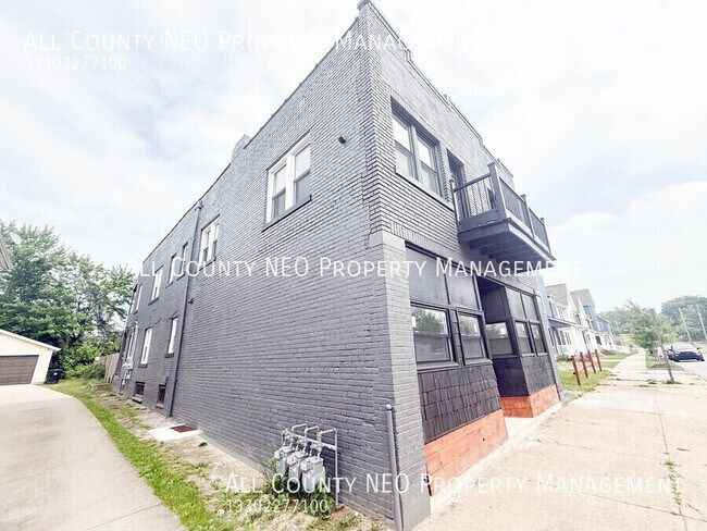 Foto del edificio - 2649 E 110th St