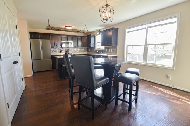 Foto del edificio - Pet Friendly Three Bedroom!