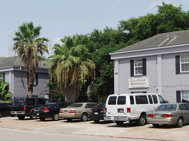 Calli Court - Calli Court Apartments