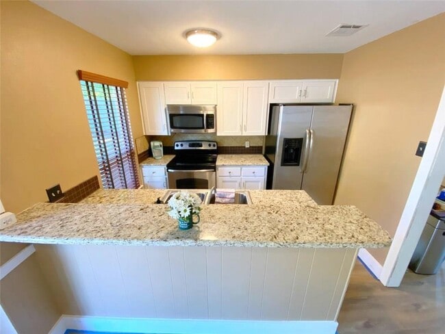 Building Photo - 1303 Shenandoah Dr