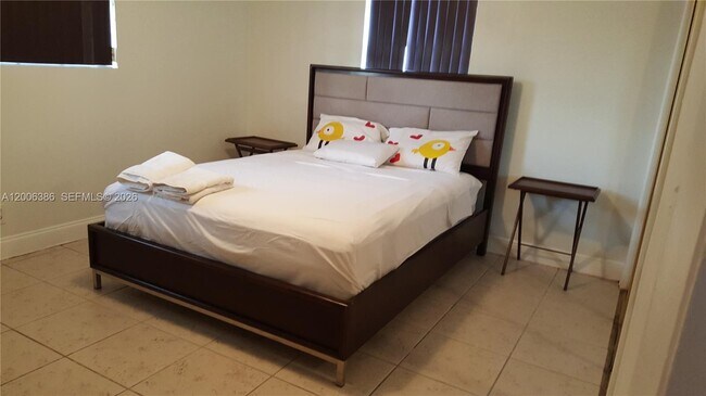 Foto del edificio - 2826 Monroe St