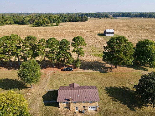Foto del edificio - 3BR/2BA Home in Springfield surrounded by ...