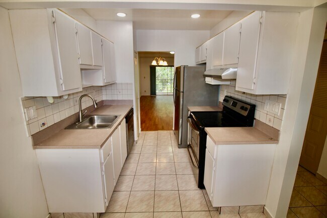 Building Photo - 8405 NW 61st St