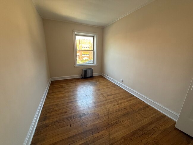 Building Photo - 2111 Grove Ave