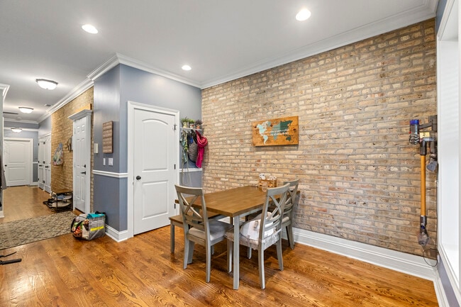 Foto del edificio - 5219 N Winthrop Ave