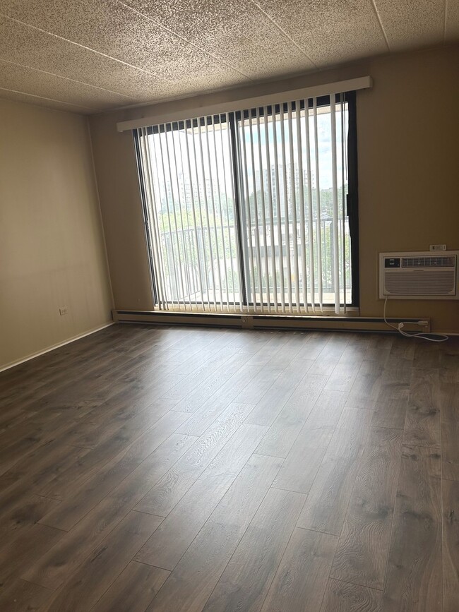 Building Photo - 9074 W Terrace Dr