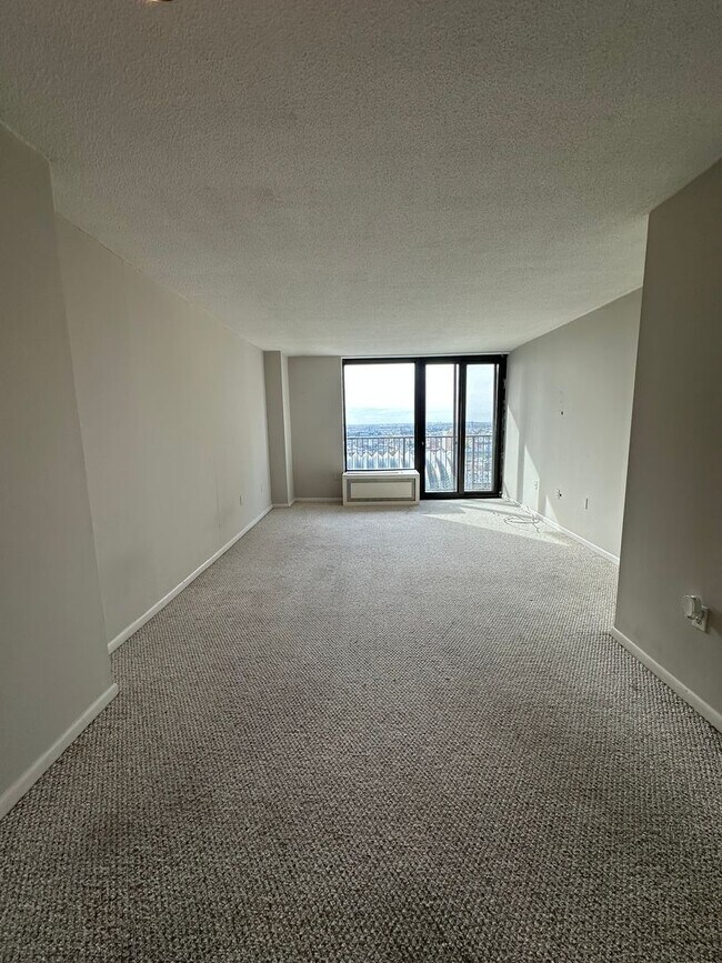 Building Photo - Spacious 1Bedroom unit in Center City.