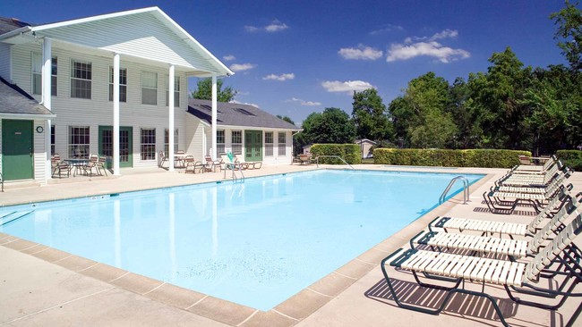 Building Photo - Southfork