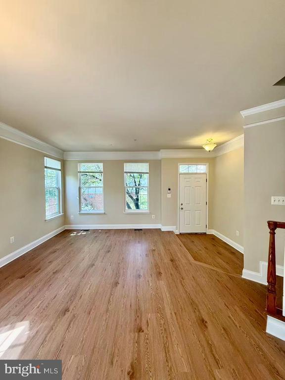 Building Photo - 11818 Regents Park Dr