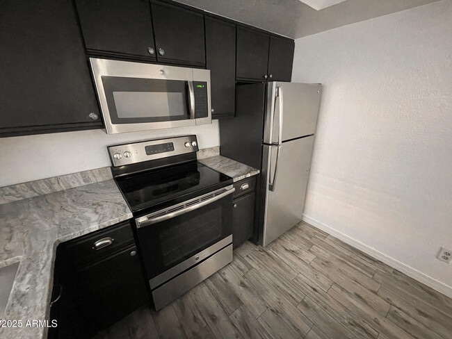 Building Photo - 1402 S JENTILLY Ln