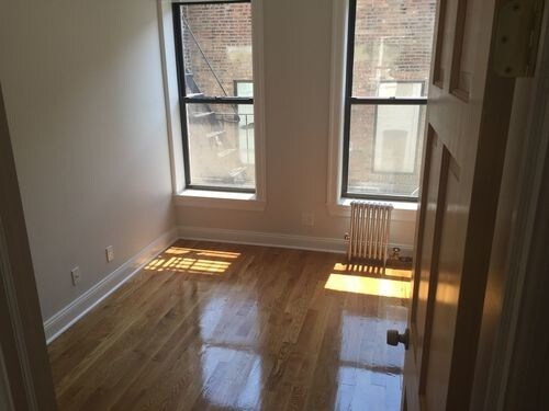 Foto principal - 128 Thompson St