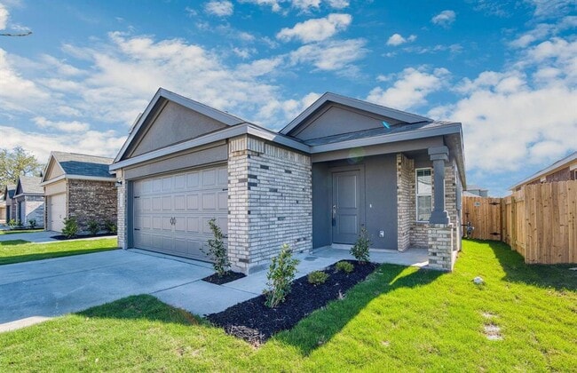 Building Photo - 104 Sapling Dew Dr