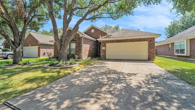 Building Photo - 15410 Pine Valley Tr