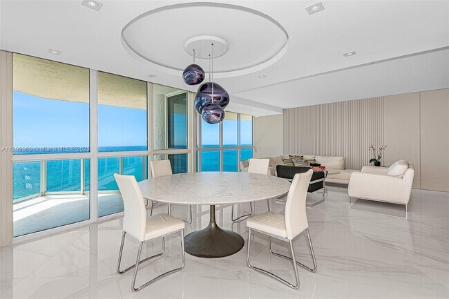 Building Photo - 16425 Collins Ave