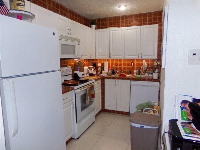 Building Photo - 17530 NW 68th Ave