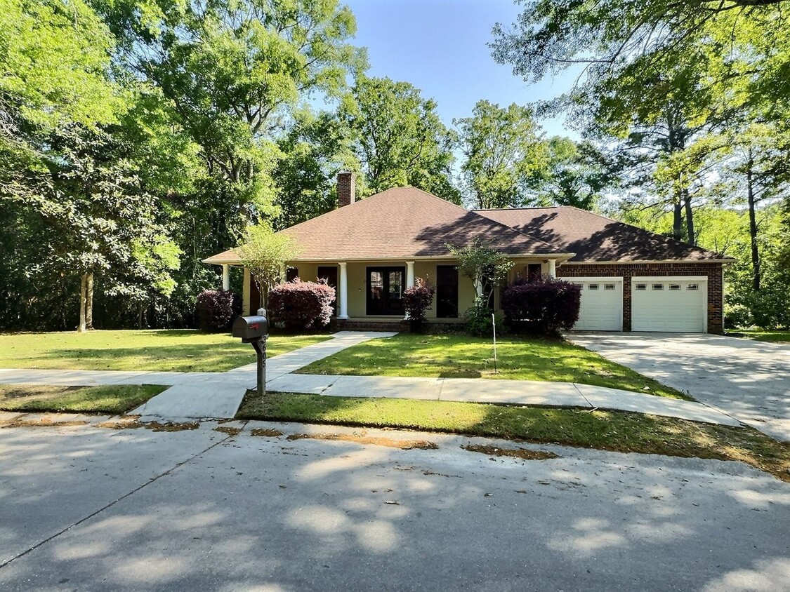 Primary Photo - 3 BD 2 BA Magnolia Bayou Subdivision in Oc...