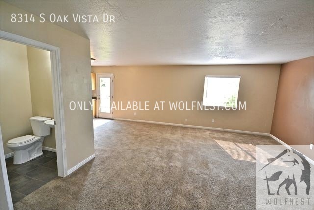 Foto del edificio - 8314 S Oak Vista Dr