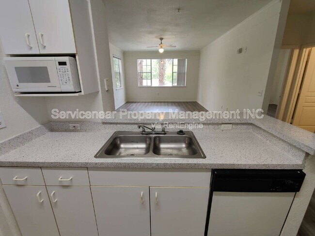 Foto del edificio - 17104 Carrington Park Dr