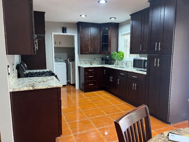 Foto del edificio - 10291 Masterson Rd