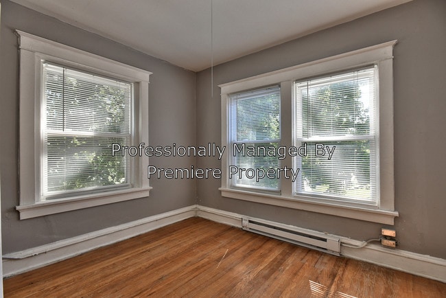 Building Photo - 3123 Thompson Ave